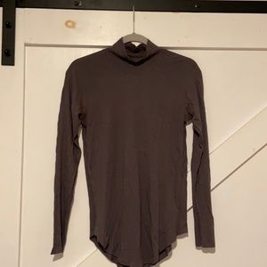 Lululemon great turtle neck